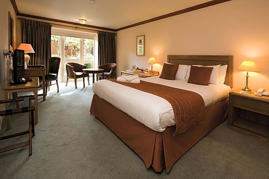 Knights Hill Hotel & Spa