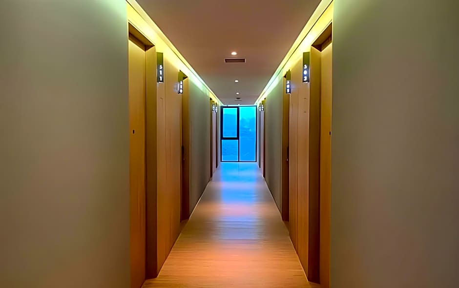 Sans Hotel RG Living Jogja by RedDoorz