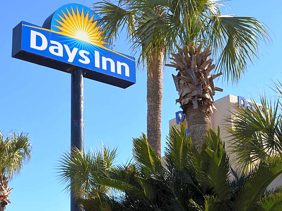 Days Inn by Wyndham Panama City Beach/Ocean Front