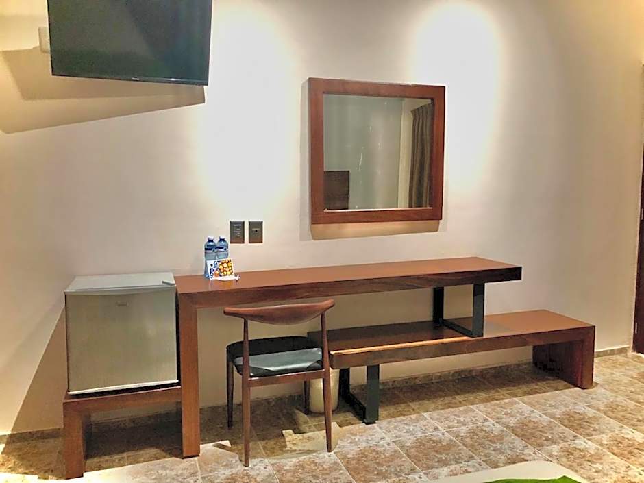 Hotel del Camino Real