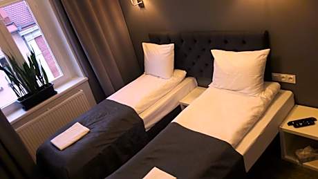 Apartment With Shared Bathroom (bathroom for 2 apartments)