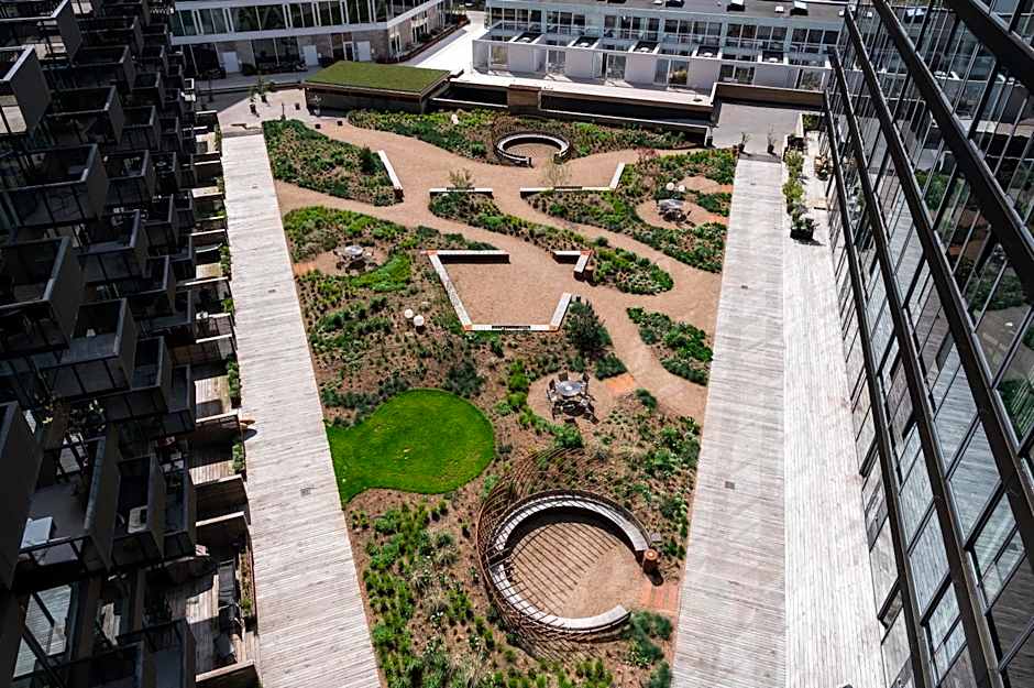 The Pier apartments by Daniel&Jacob's