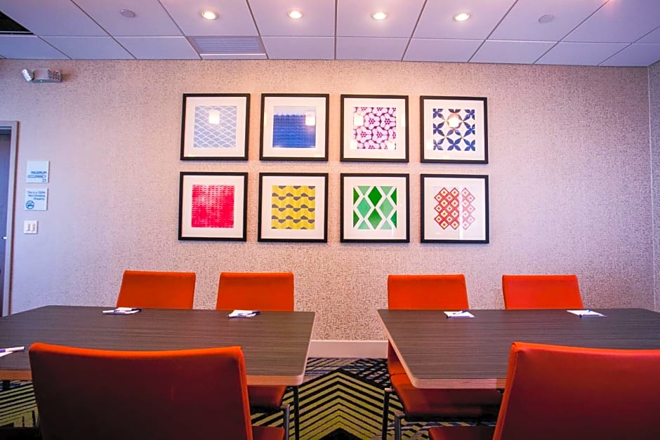 Holiday Inn Express and Suites Rehoboth Beach By IHG