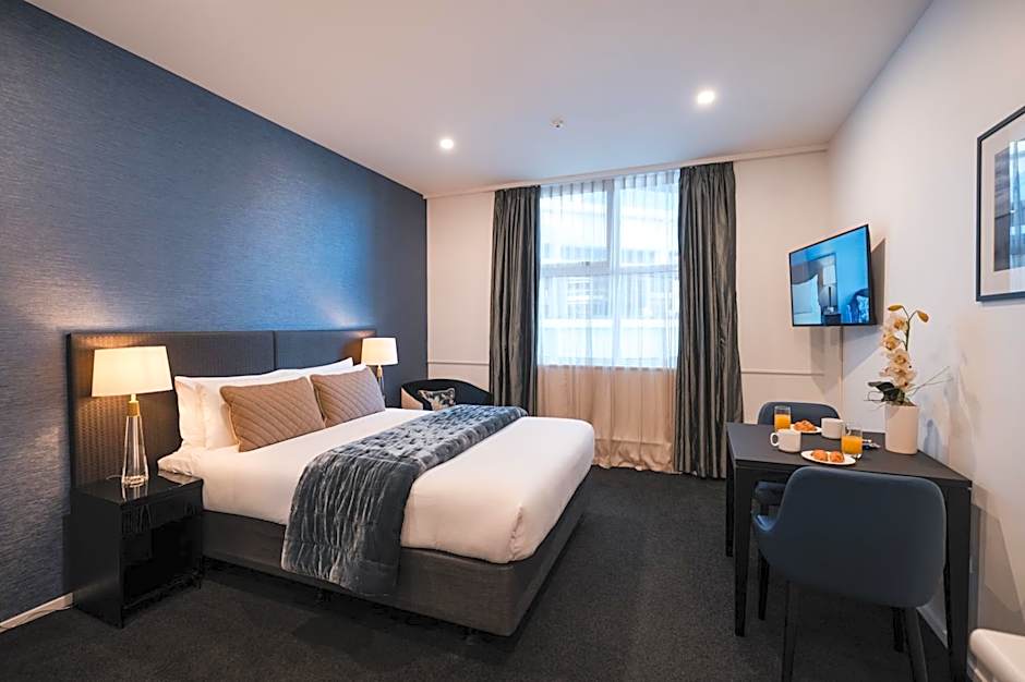 Gilmer Apartment Hotel