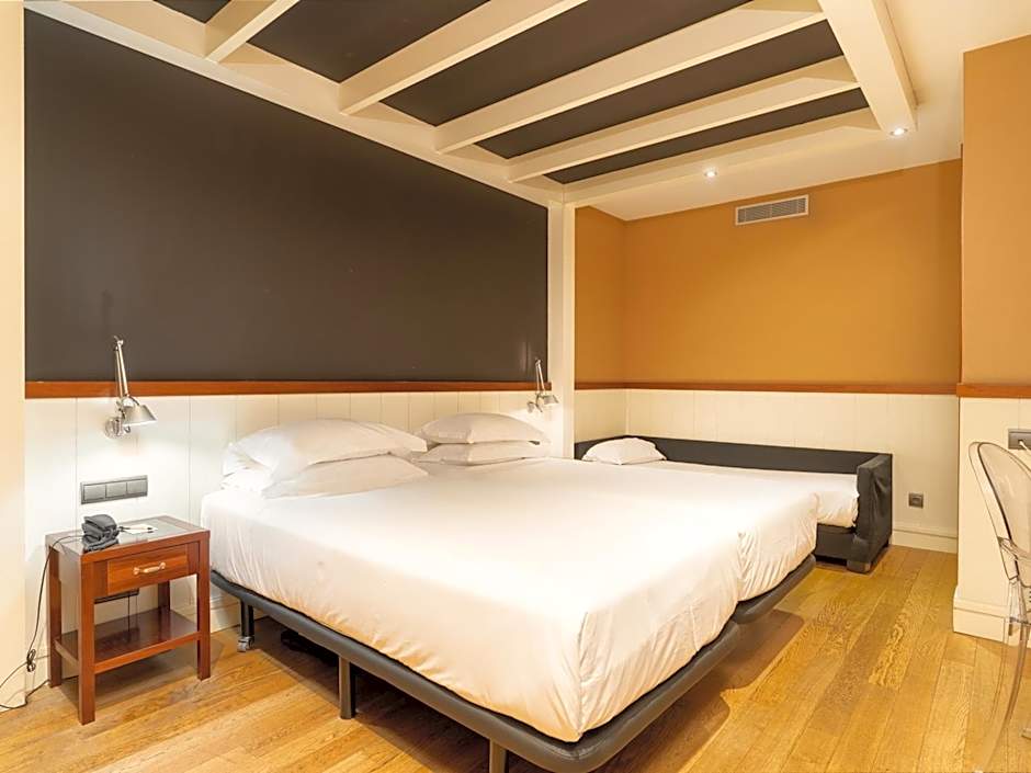 U232 Hotel