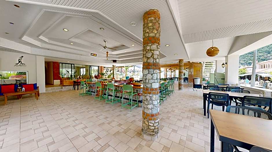 Magic Tulip Hotel