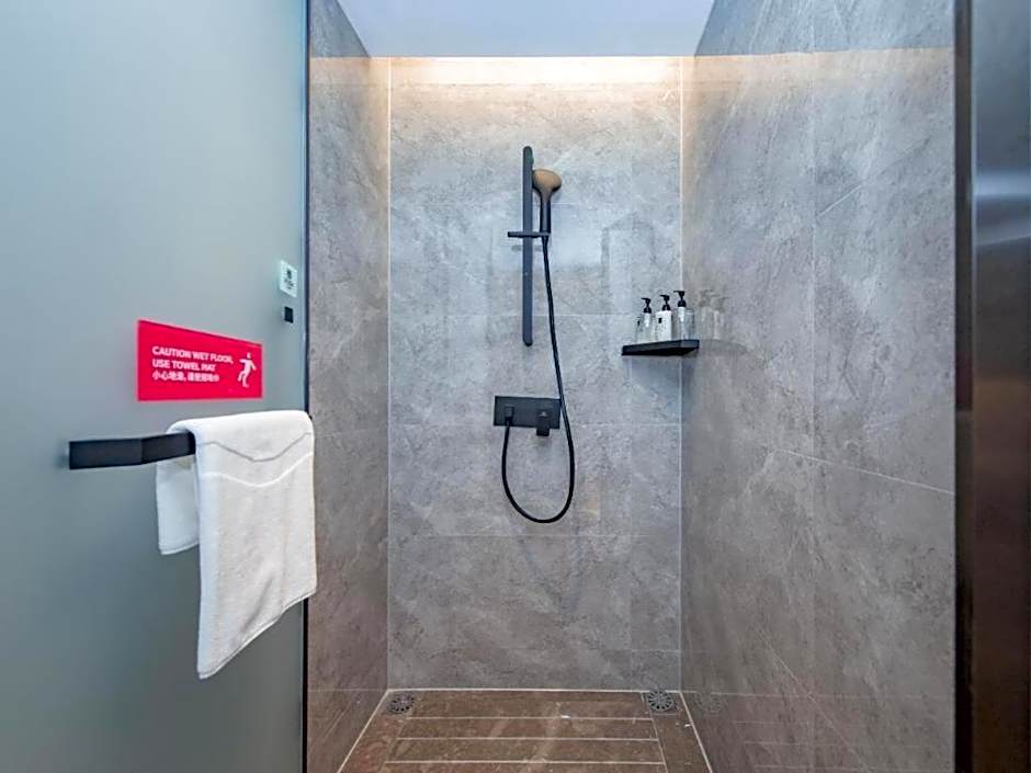 Echarm Hotel Wuhan Keting Polar Ocean World