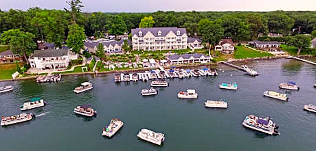 Bay Pointe Inn
