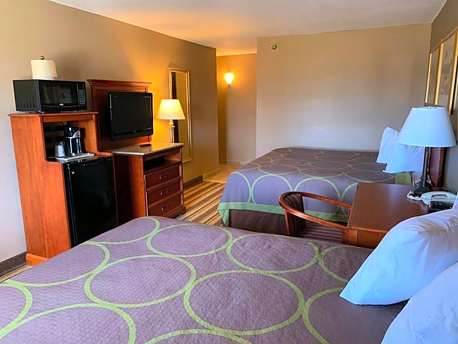 Super 8 by Wyndham Tilton/Lake Winnipesaukee