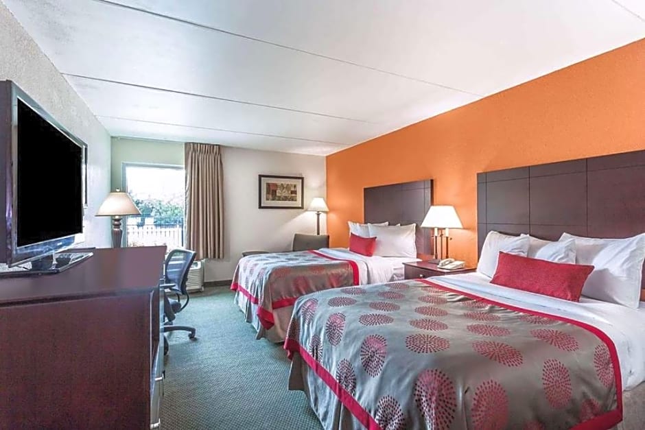 Ramada by Wyndham Luling