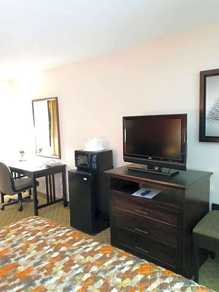 Country Hearth Inn & Suites - Kenton