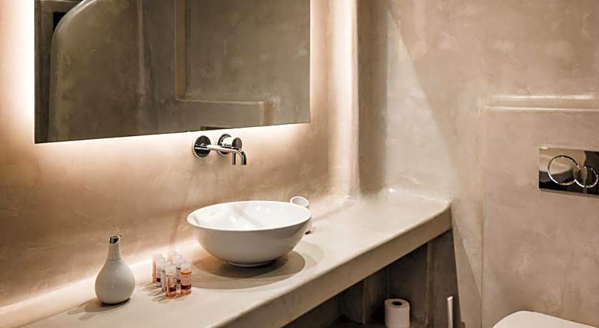 Amphitrite Suites Santorini