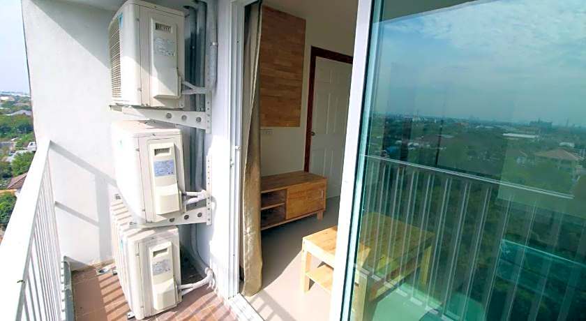 Lee Place Phatthanakan Condo