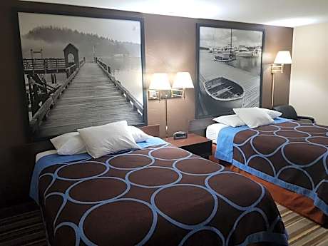 Queen Room with Two Queen Beds - Non-Smoking