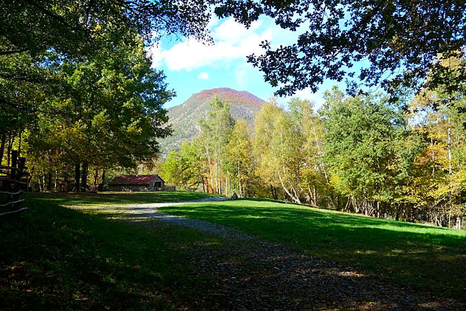 Les Cabanes De Pyrene