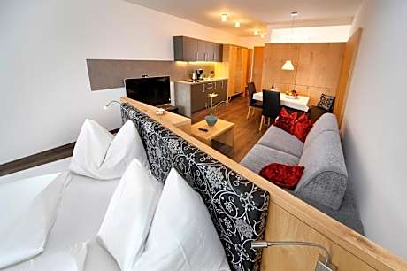 Studio (2 Adults)