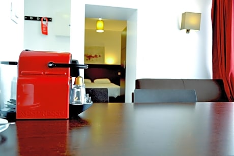One-Bedroom Apartment (5 Adults)