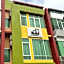 Qu Lin Resident
