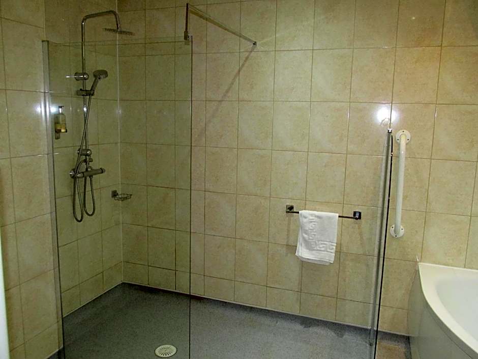 Rooms at The Ritz Complex