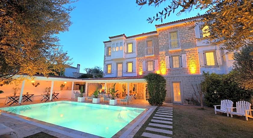 Peremere Alaçati Otel