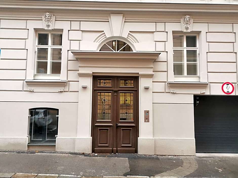 City Castle Apartments Free Parking