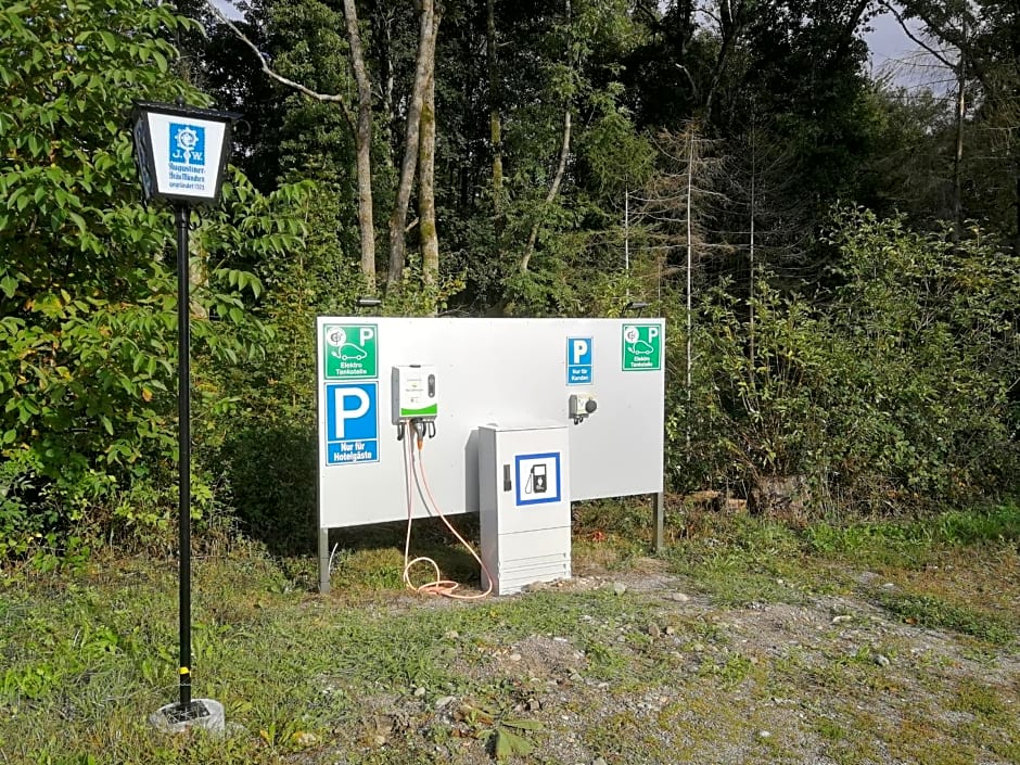Hotel "Cafe Verkehrt" - Wellcome Motorbiker, Berufsleute und Reisende im Schwarzwald