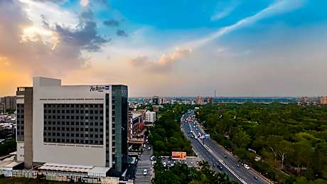 Radisson Blu Towers Kaushambi Delhi NCR
