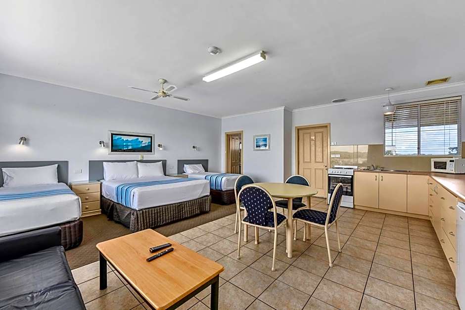 Lakeview Motel & Apartments