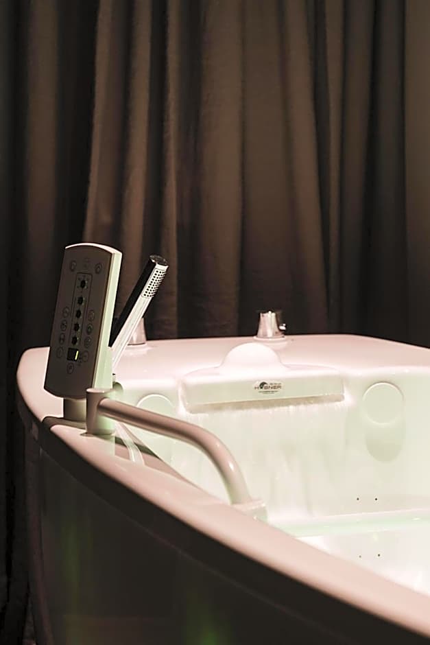 zelloon boutique hotel