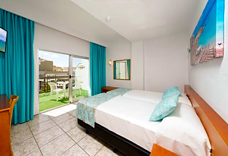 TWIN STANDARD ROOM WITH BALCONY 3 ADULTS