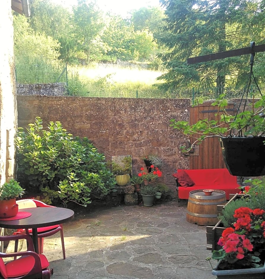 Maison d'Hôtes "La Pierre Pointue"