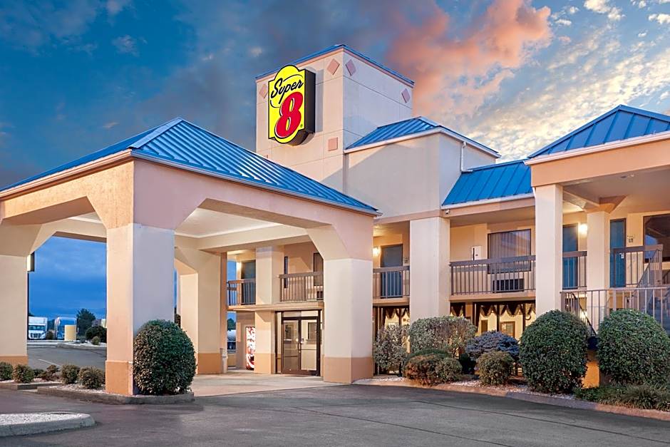 Super 8 by Wyndham Bulls Gap Greeneville Area
