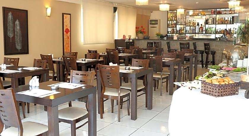 Al Murjan Palace Hotel