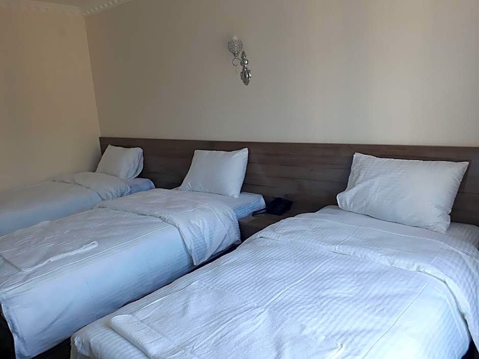 Toprak Hotel