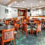 La Quinta Inn & Suites by Wyndham Secaucus Meadowlands
