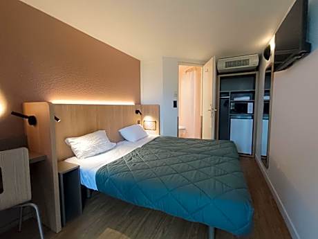 Standard - 2 Single Beds