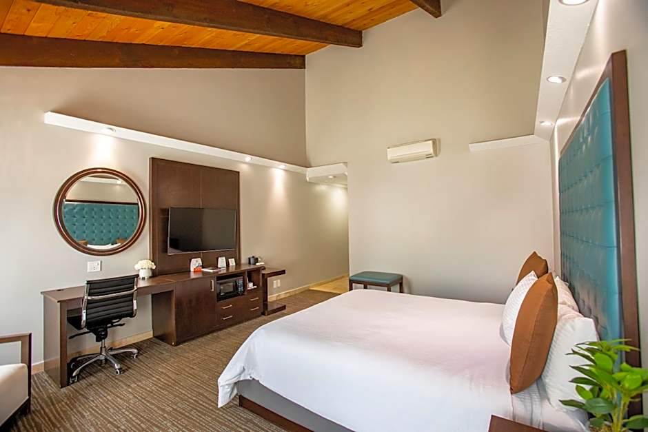 Munras Inn
