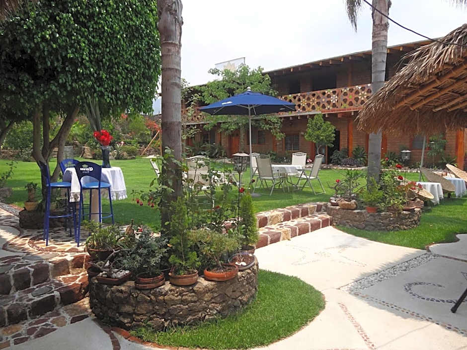 Paradise Hotel Boutique & Lounge