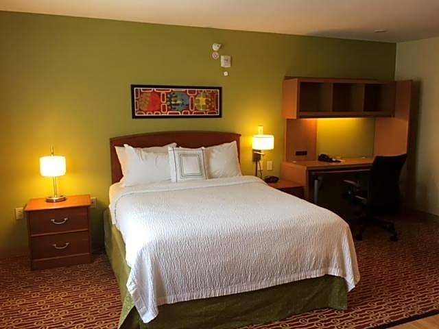 Photo 1 of 4 of 1 Bedroom 2 Queen Beds Suite, Hearing/Mobility Accessible, Bathtub
