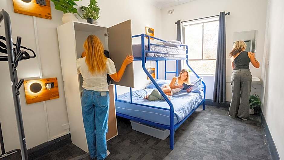 Mad Monkey East Side