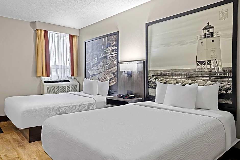 Super 8 by Wyndham Thunder Bay