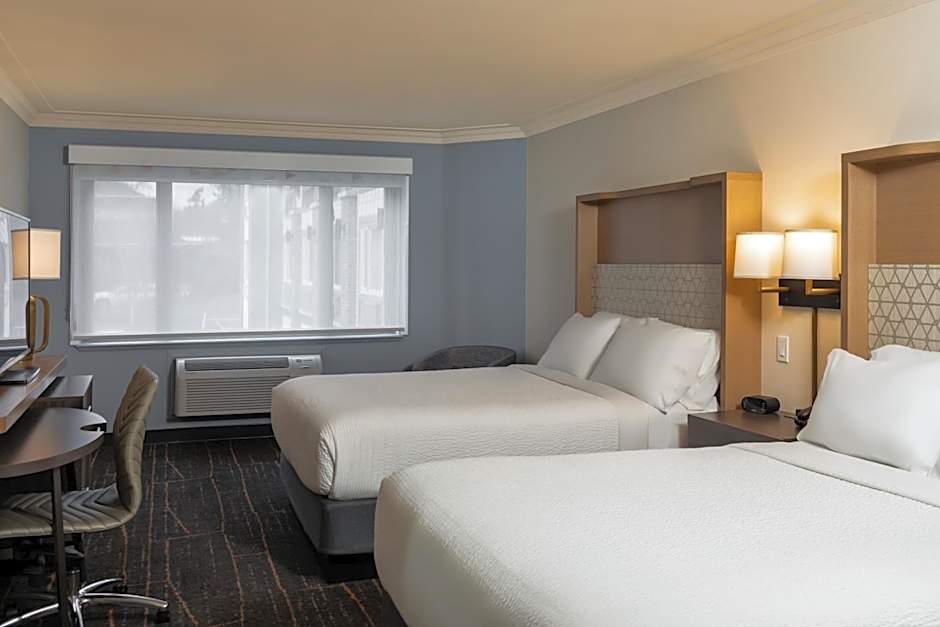 Holiday Inn Victoria - Elk Lake by IHG