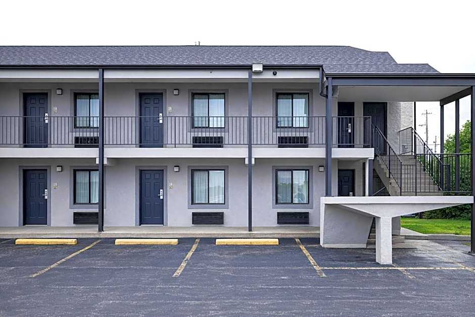 Quarters Inn & Suites