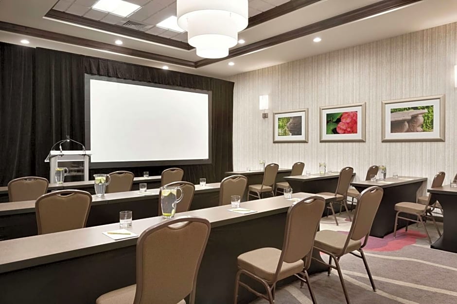 Hilton Garden Inn Pittsburgh Airport South-Robinson Mall