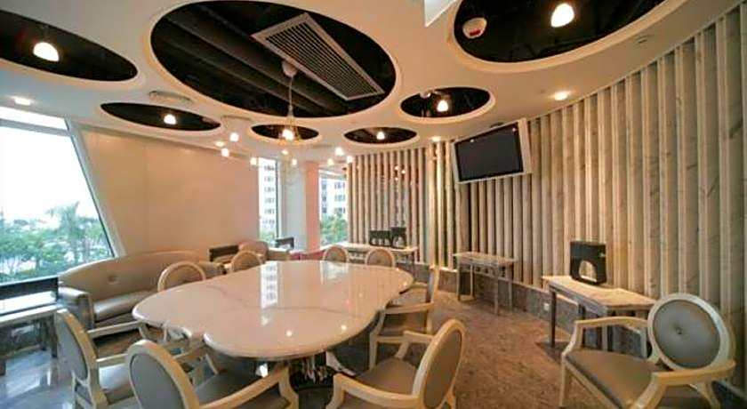 Kowloon Harbourfront Hotel