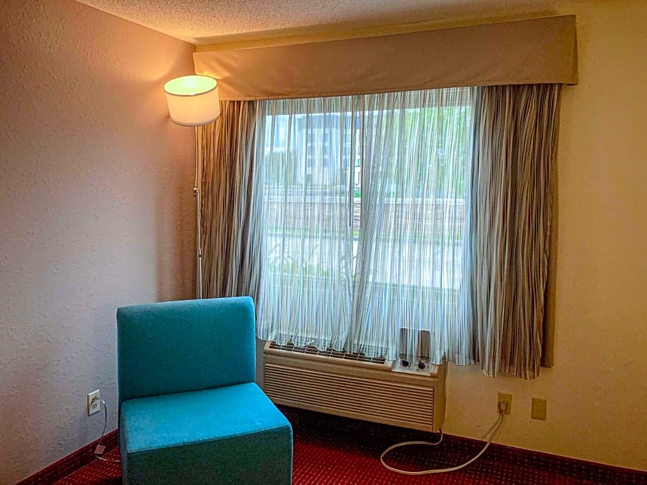 Motel 6 Elkhart, IN