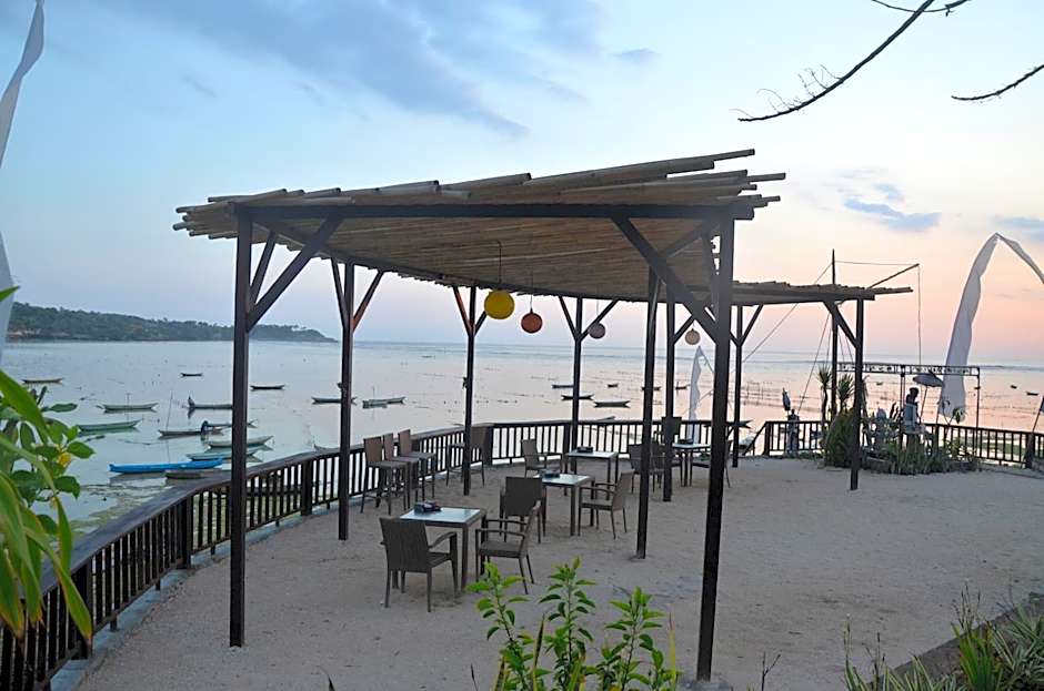 Laguna Reef Huts