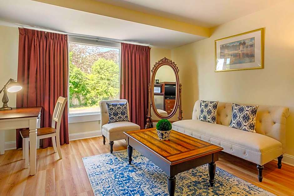 The Carriage House Inn Newport