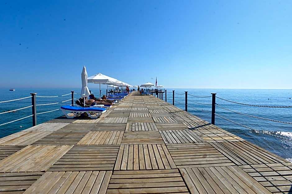 White Gold Hotel & Spa