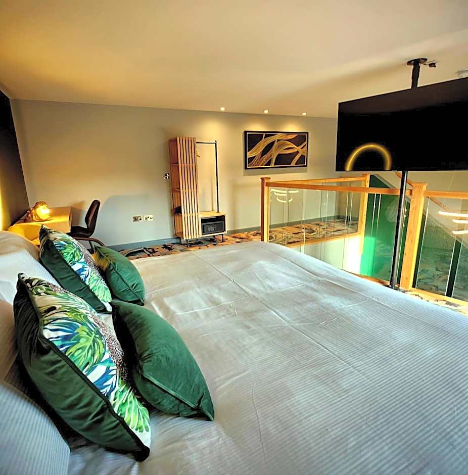 Pinnacle Suites Hotel